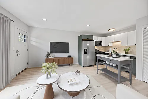 5616 N Washtenaw Ave #202 Photo 1