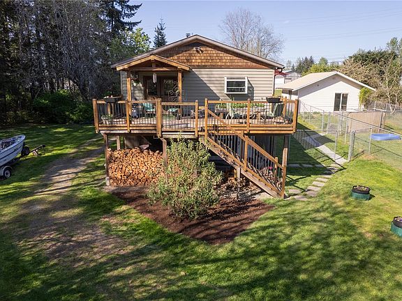 3rd image of 3468 Cowichan Lake Rd