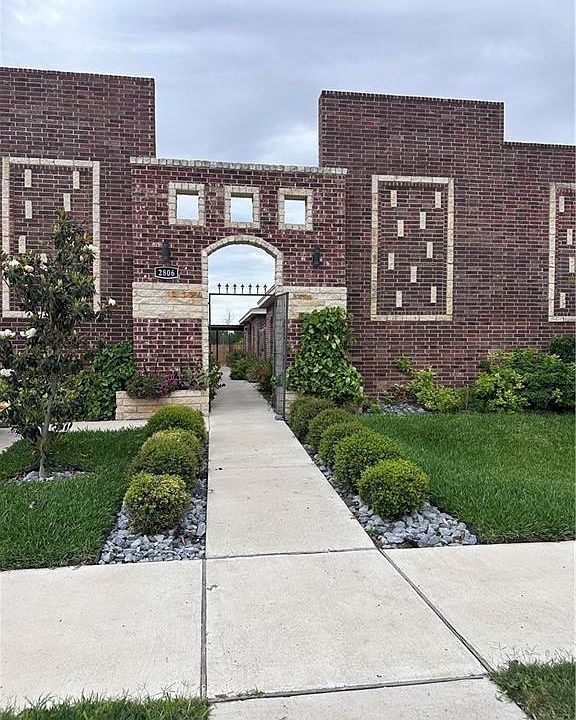 1st image of 2806 Primrose Ave #5