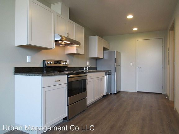 4th image of 321 Legion Way SE #8505975
