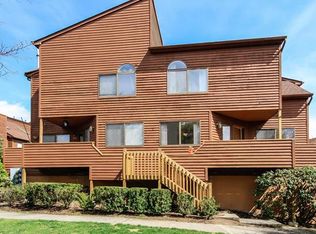 12 Aspen Ct, Nanuet, NY 10954
