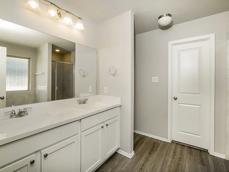 2923 Daisy Mdw — Photo 12