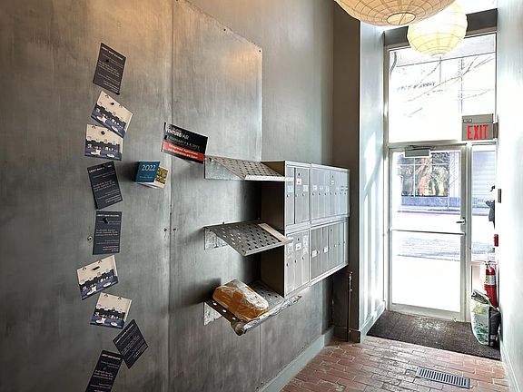 4th image of 945 Liberty Ave #500