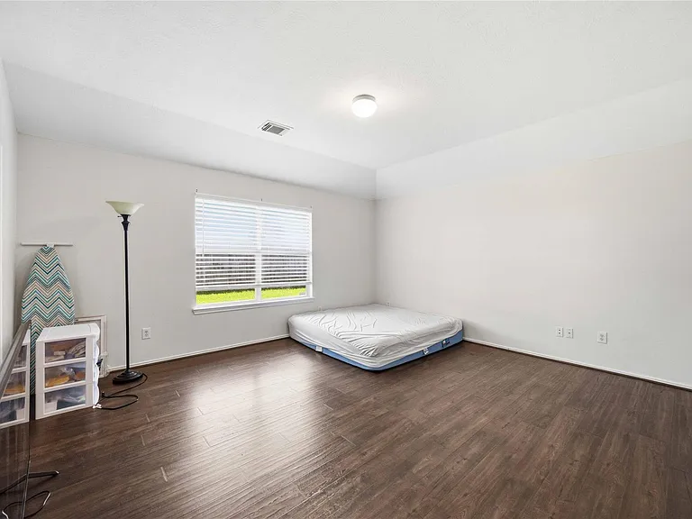 4718 Lonestone Cir — Photo 18