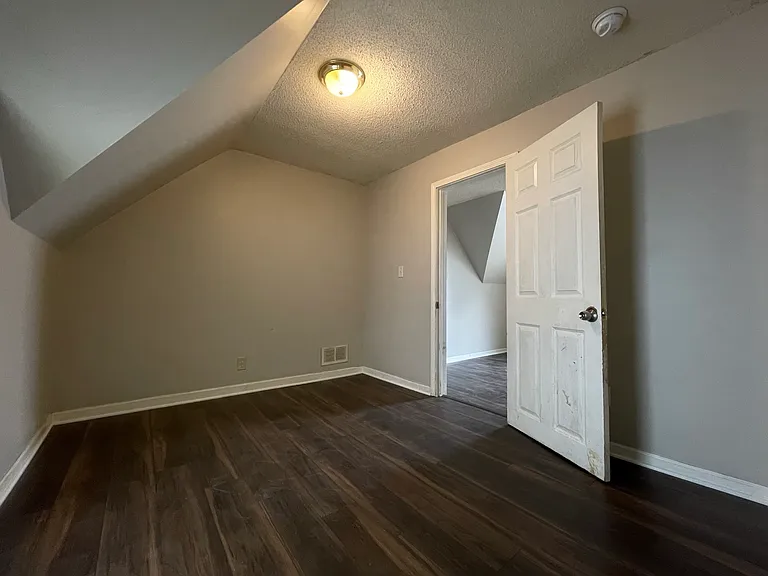 3255 Logan Ave N #2 — Photo 13