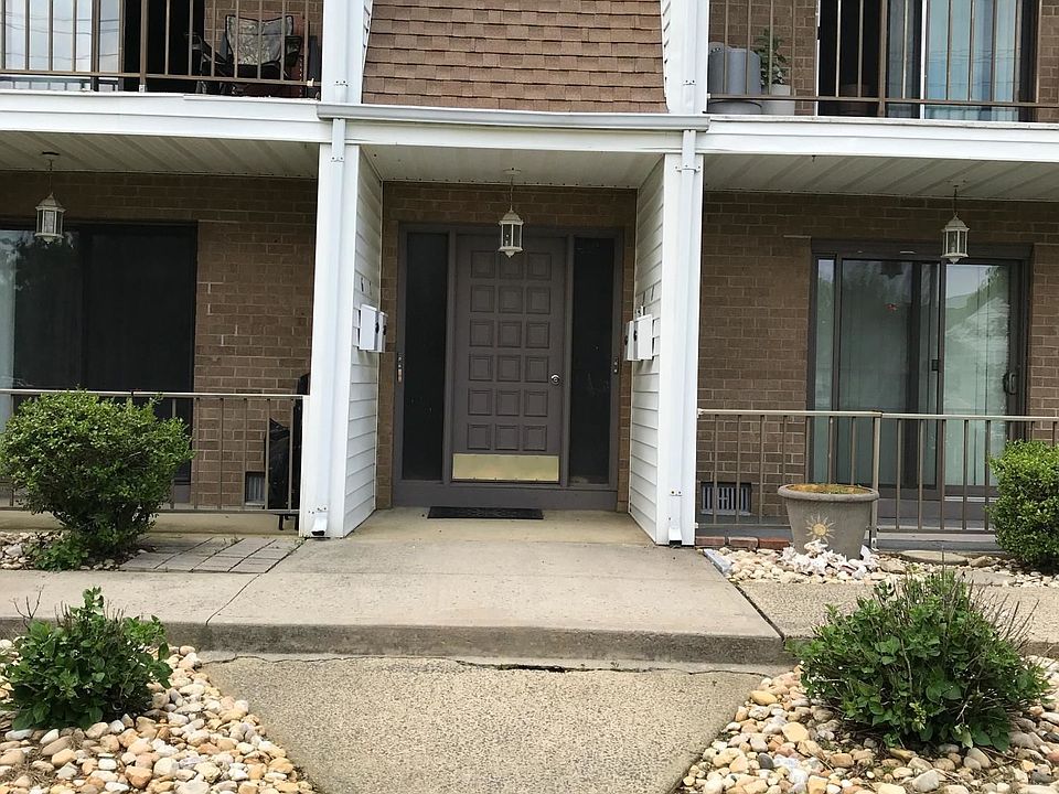 1st image of 119 Avery Ave #B4