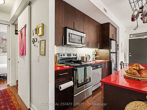 4th image of 25 Ritchie Ave #201