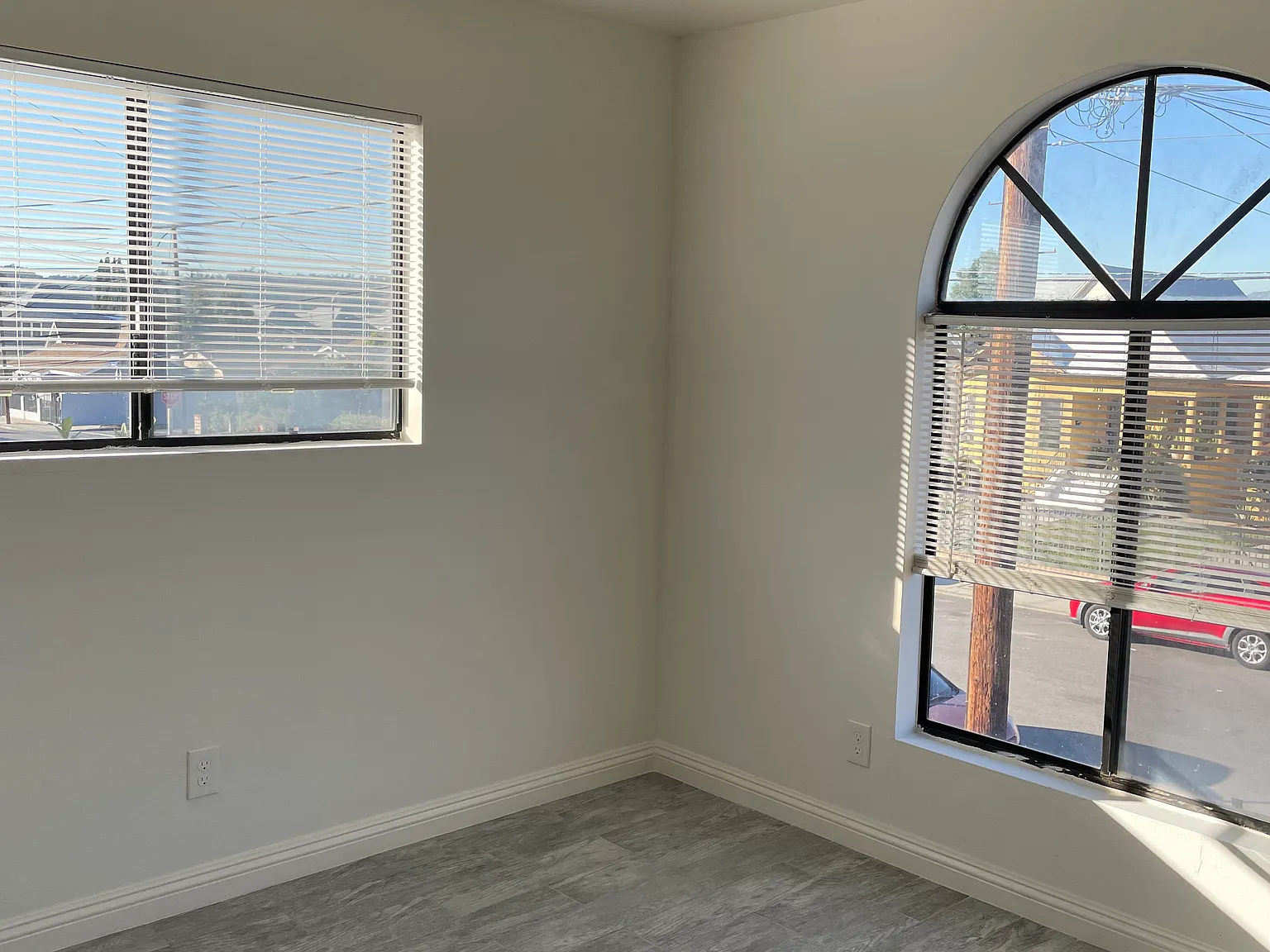 3122 Baldwin St — Photo 3