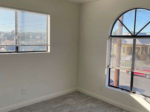 3rd image of 3122 Baldwin St #7