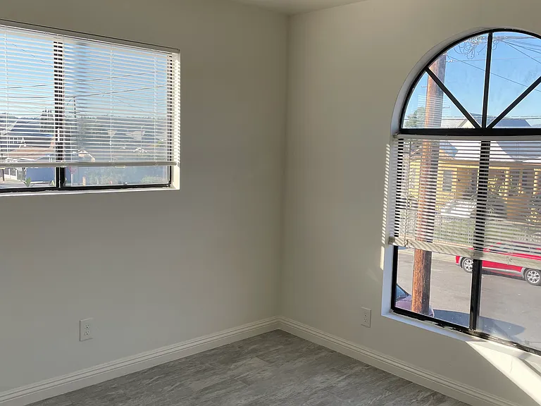 3122 Baldwin St #7 — Photo 3