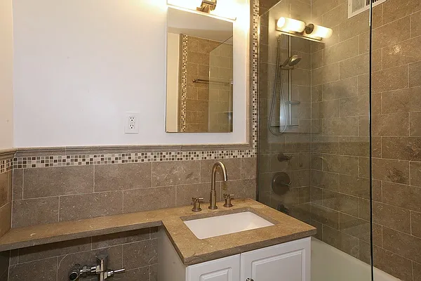 Sold by REMAX Distinguished Homes | media 36