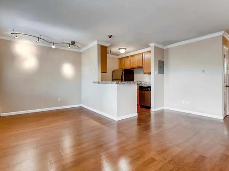 1062 Josephine St #9 — Photo 1