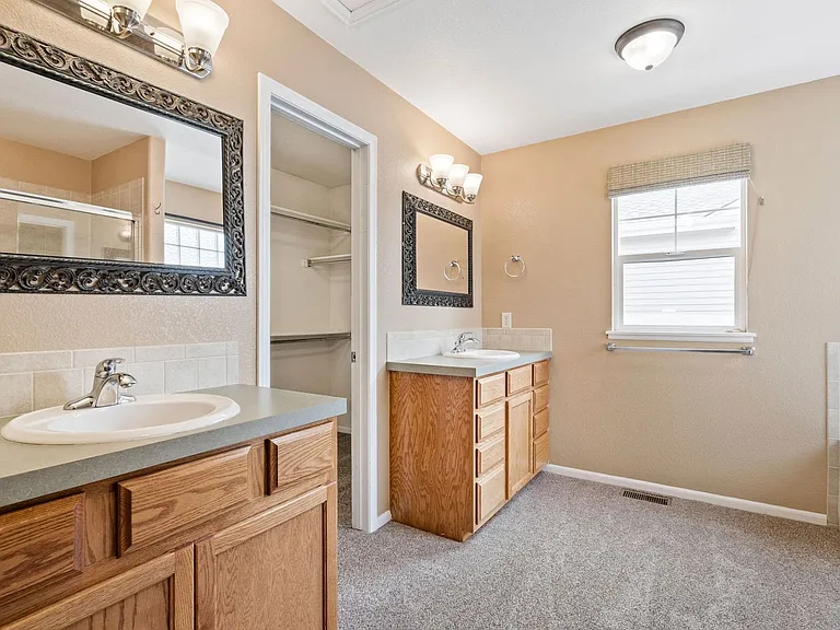 1068 Canal Dr — Photo 14
