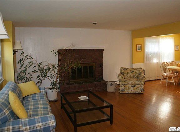 5th image of 4 Lakeview Dr W