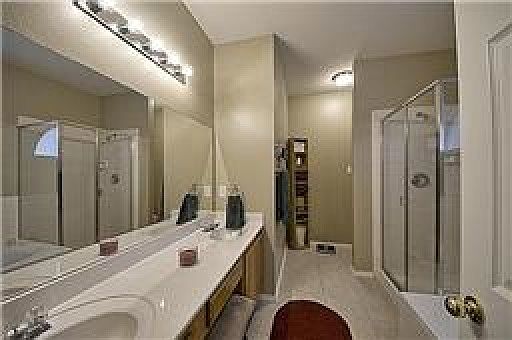 5th image of 2225 Hickory Dr
