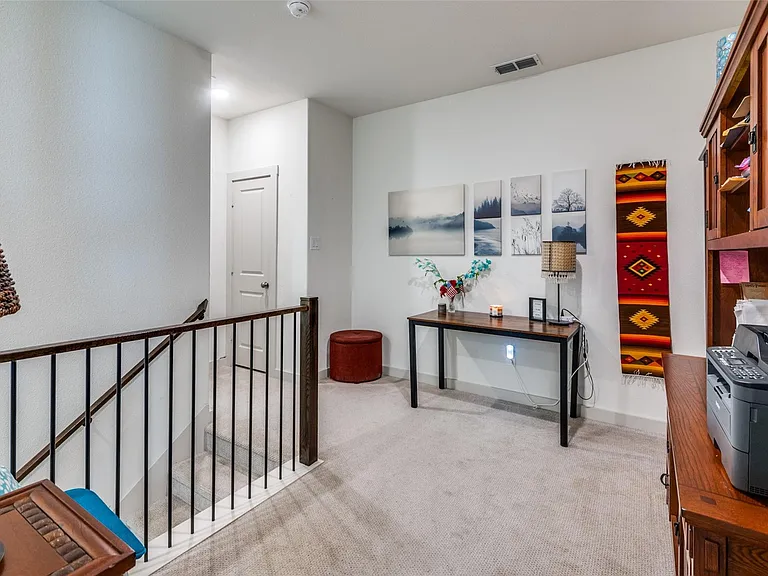 2728 Splendor Dr — Photo 12