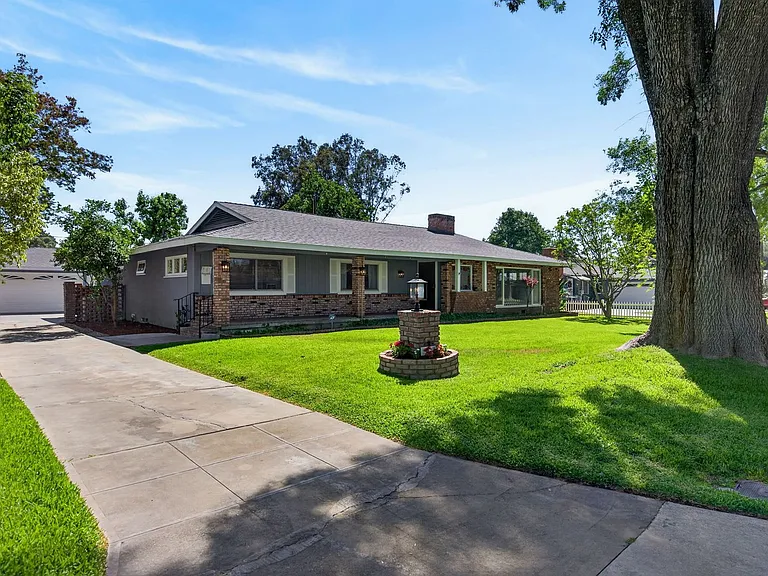 4260 Maplewood Pl — Photo 41