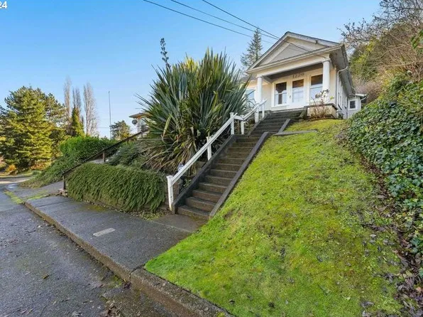 1229 Park Ave, Coos Bay, OR 97420