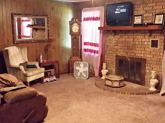 5th image of 765 E Clearwater Dr