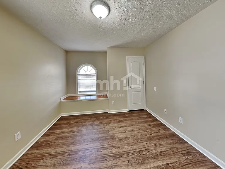 5455 Yellow Pine Dr — Photo 17