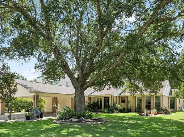 16 Saint Jean De Luz St, Mandeville, LA 70448