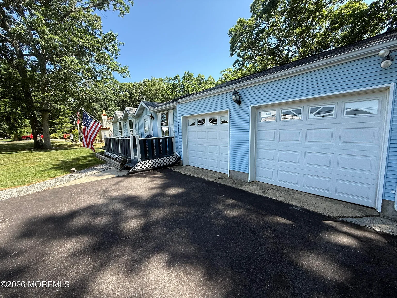 3 bed, 1050 sqft, $3,000 — Photo 2