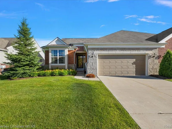 23346 Spring Creek Dr, Macomb, MI 48042