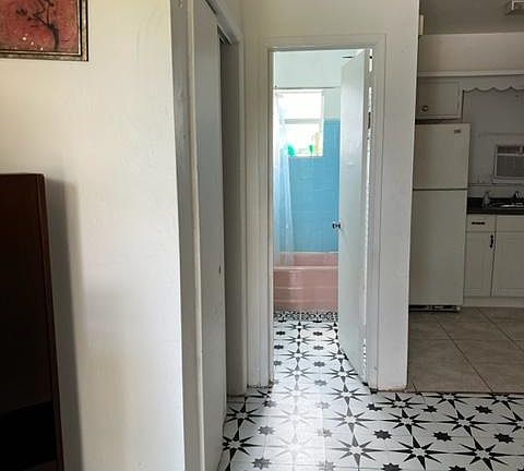3rd image of 80 NE 48th St #C