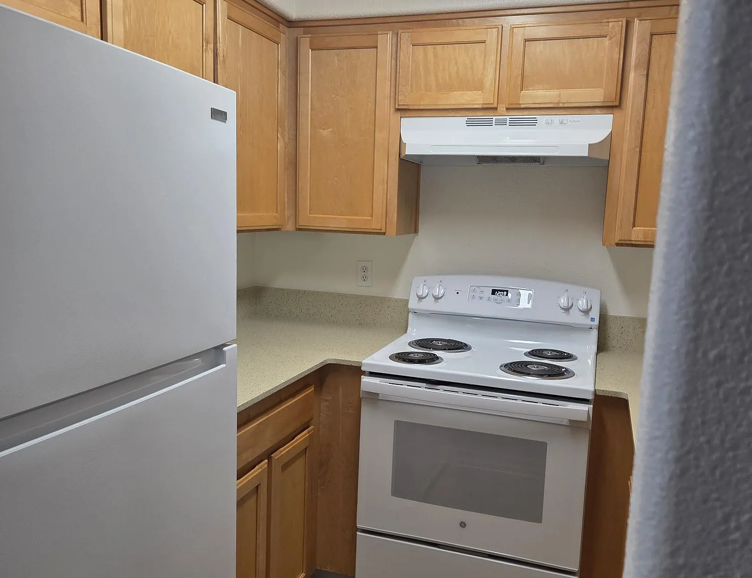 3 bed, 2.5 bath, 1160 sqft, $1,825 — Photo 3