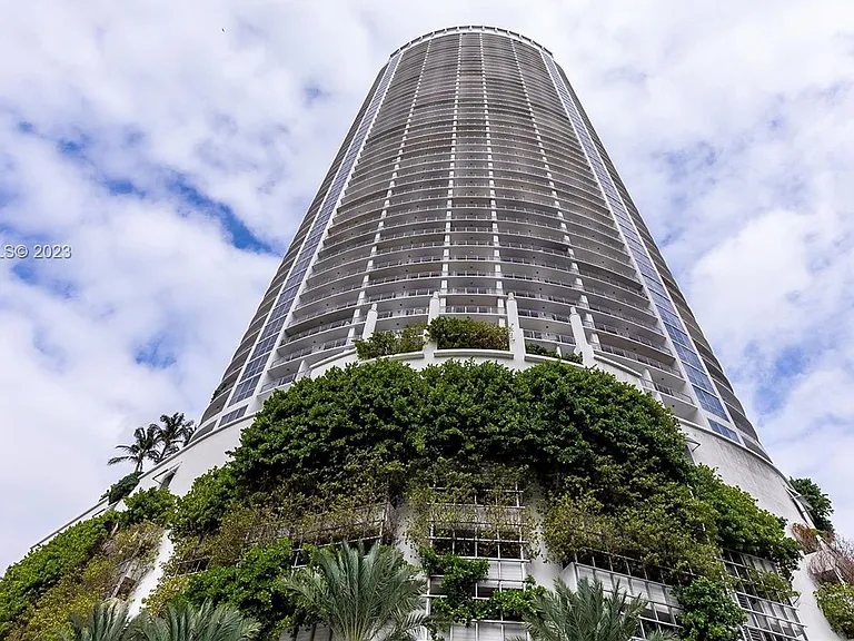 1750 N Bayshore Dr #15F — Photo 14