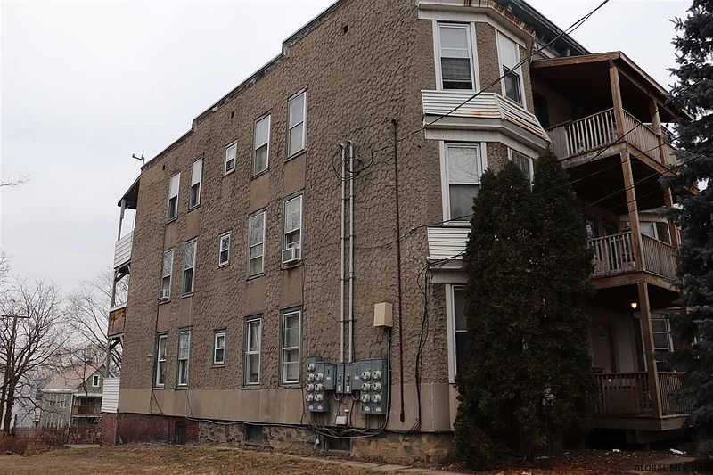 2nd image of 1589 VAN VRANKEN Avenue