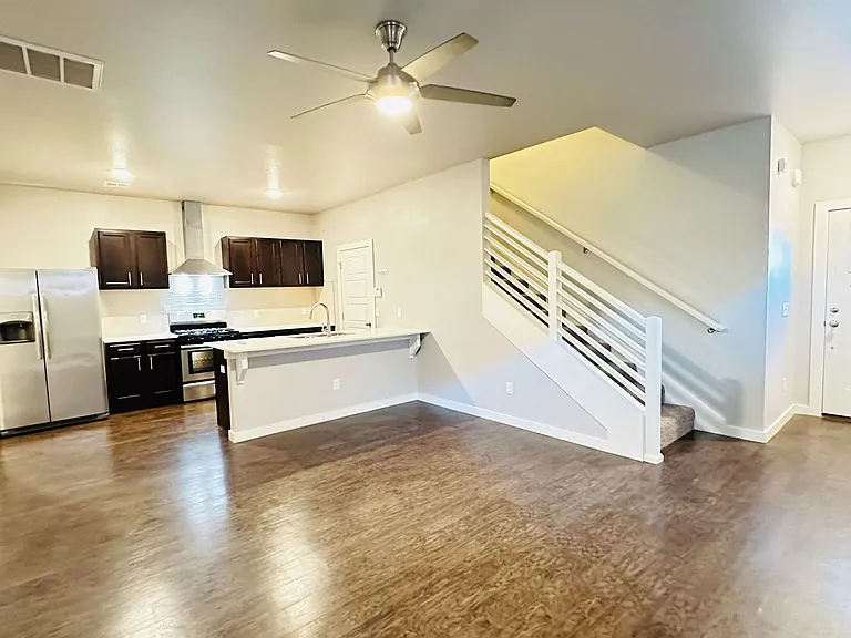2116 Camino Del Plaza Ln — Photo 6