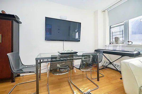 Rented by Bold New York | media 16