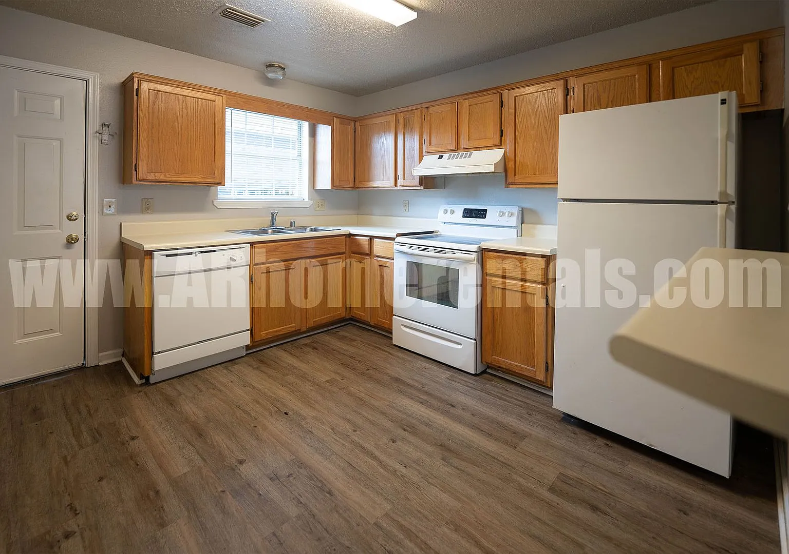 2415 Washington Avenue — Photo 2