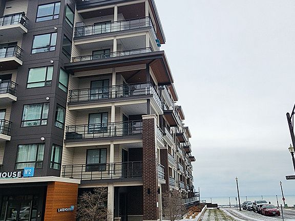 2nd image of 10 Esplanade Ln #513