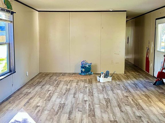3rd image of 540 Lark St #4