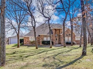 352 Graystone Rd, Burleson, TX 76028