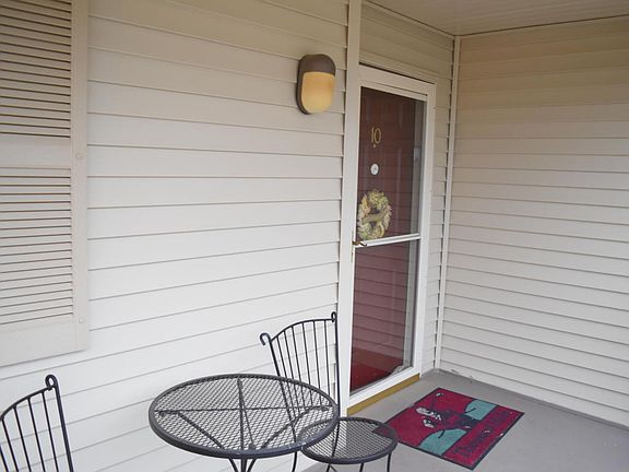 3rd image of 350 S Wildwood Dr #10
