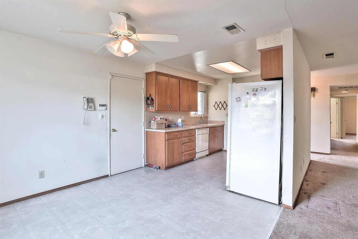 3 bed, 1291 sqft, $2,950 — Photo 2