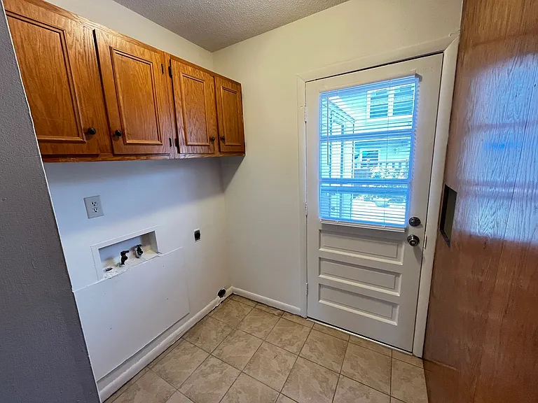 4805 Little River Rd #4 — Photo 9