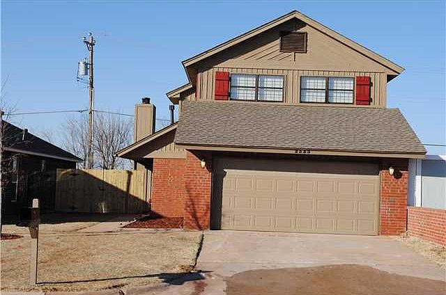 1st image of 2533 Lynn Ln