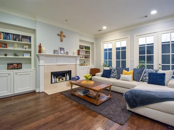 3226 Pemberton Circle Dr, Houston, TX 77025