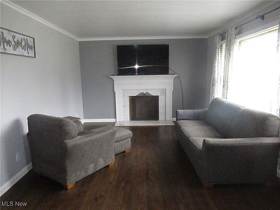 3rd image of 850 Afton Ave