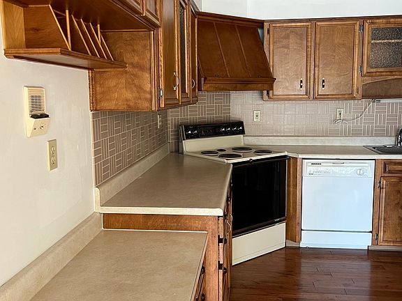 2nd image of 7282 Shawnee Rd APT 3