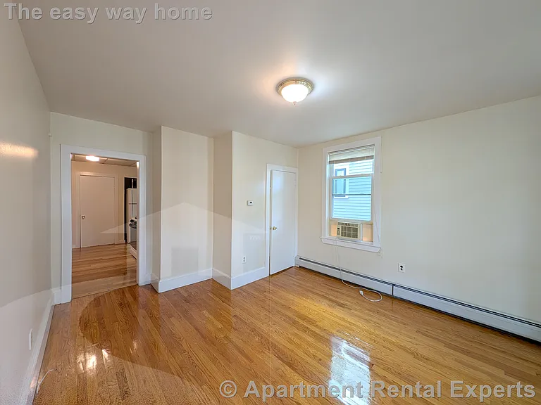 379 Windsor St #3 — Photo 7