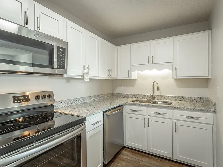 Kate's View Apartments | Updated North Chattanooga Apartments with Scenic Views — Photo 5