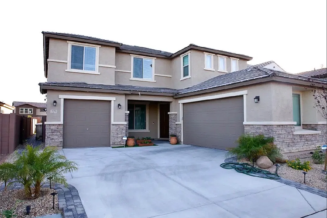 7371 W Tombstone Trl — Photo 1