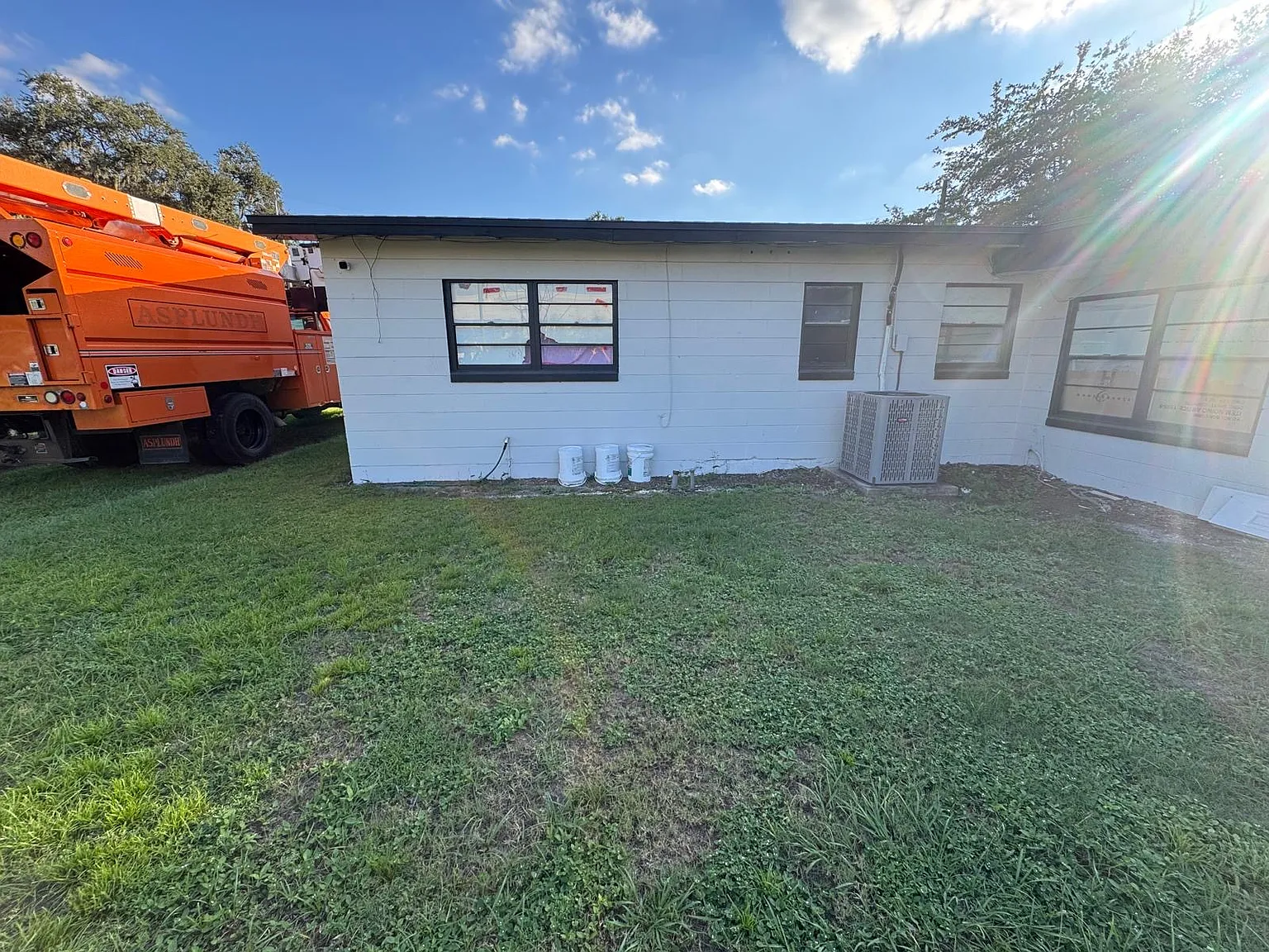 3 bed, 1.5 bath, 1548 sqft, $1,900 — Photo 3