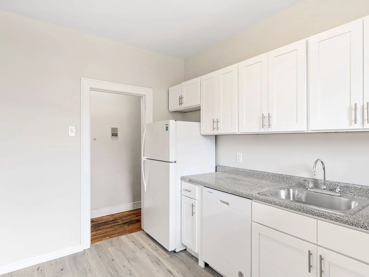33 Franklin Place Apartments — Photo 4