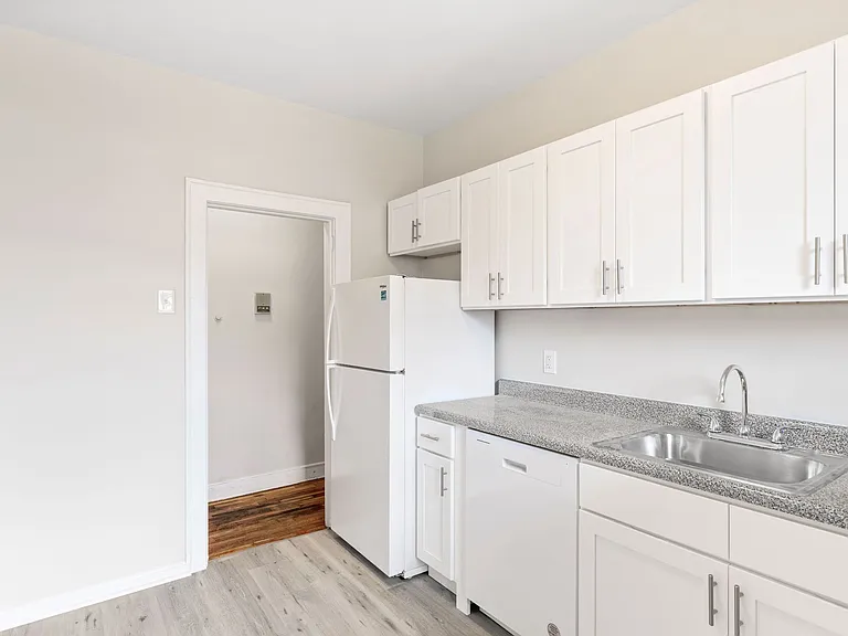33 Franklin Pl — Photo 4